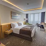 Hotel Ramada By Wyndham Cekirge Thermal & 4*