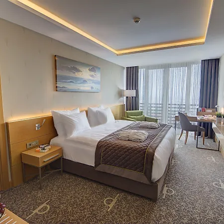 Hotel Ramada By Wyndham Cekirge Thermal & 4*