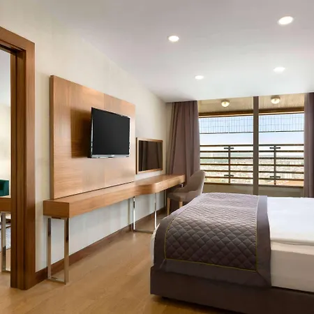 Hotel Ramada By Wyndham Cekirge Thermal &