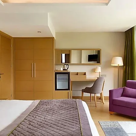 Ramada By Wyndham Cekirge Thermal & Hotel