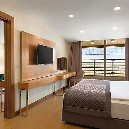 Hotel Ramada By Wyndham Cekirge Thermal & 4*