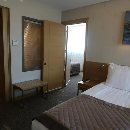 Ramada By Wyndham Cekirge Thermal & 4* Bursa