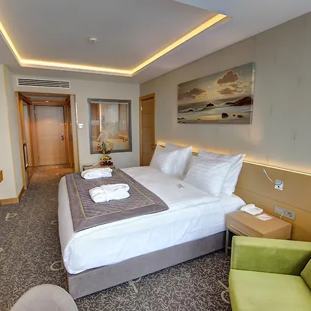 Hotel Ramada By Wyndham Cekirge Thermal & 4*