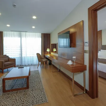 Ramada By Wyndham Cekirge Thermal & Hotel